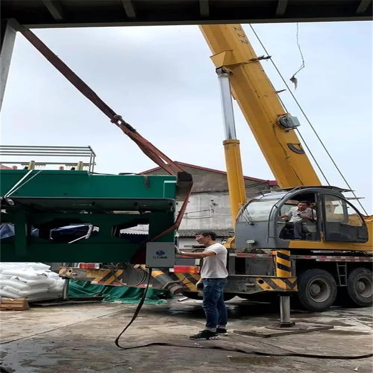 东平吊风力发电机的吊车大概多少钱